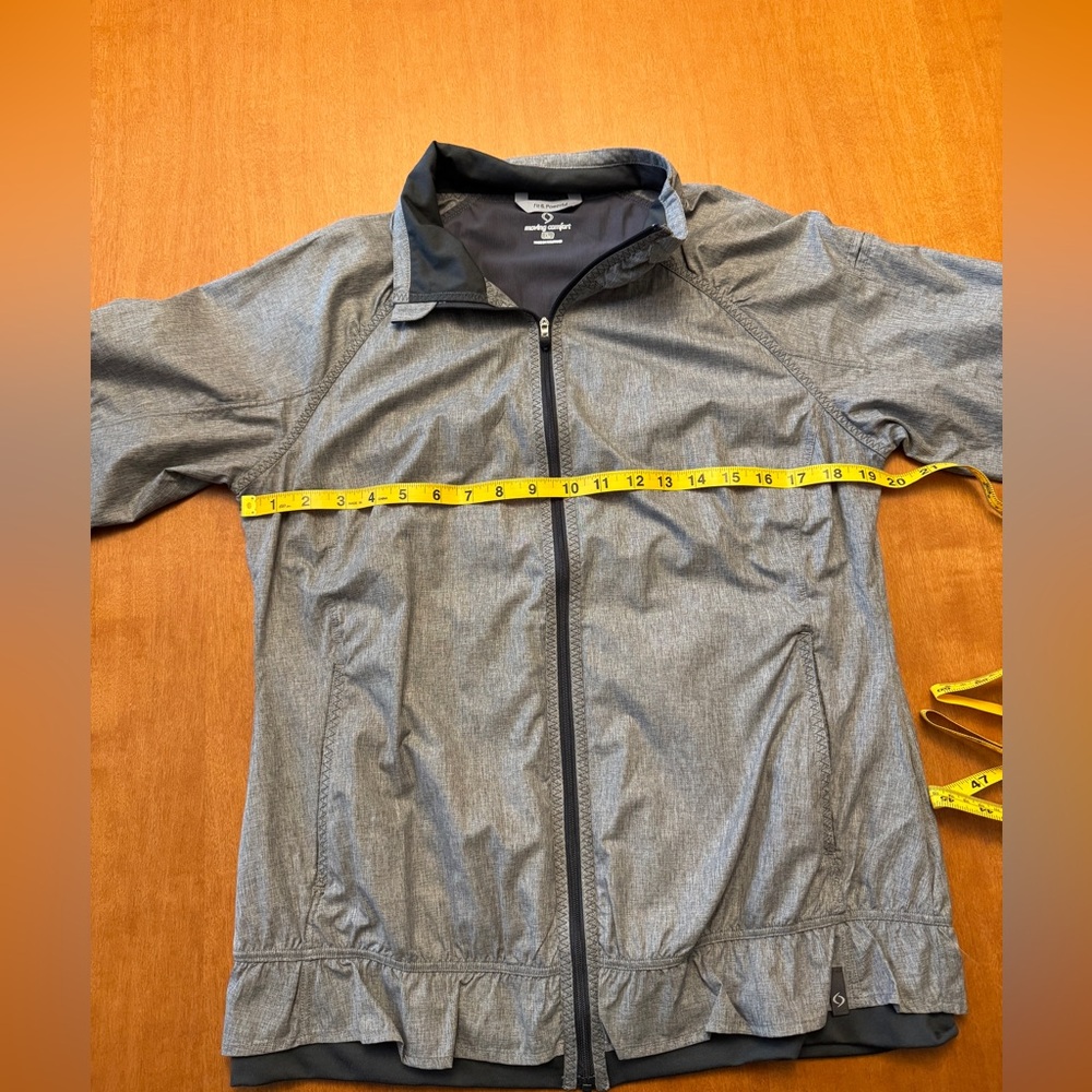Brooks Women’s Gray Windbreaker Jacket